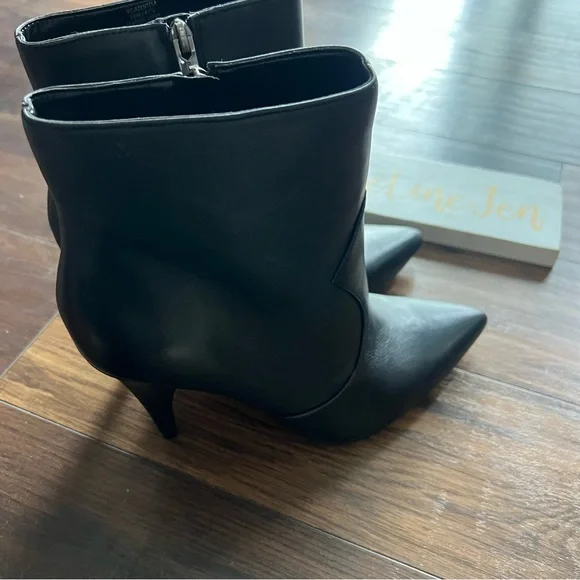 Vince Camuto Azentela Pointy Toe Boots NWOT - Picture 9 of 9